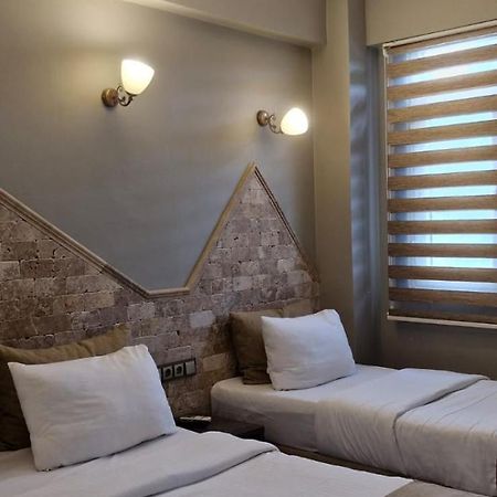 Royal Park Hotel Corlu Bed And Breakfast 泰基尔达 外观 照片