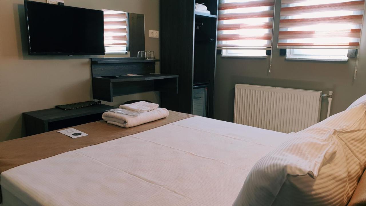 Royal Park Hotel Corlu Bed And Breakfast 泰基尔达 外观 照片